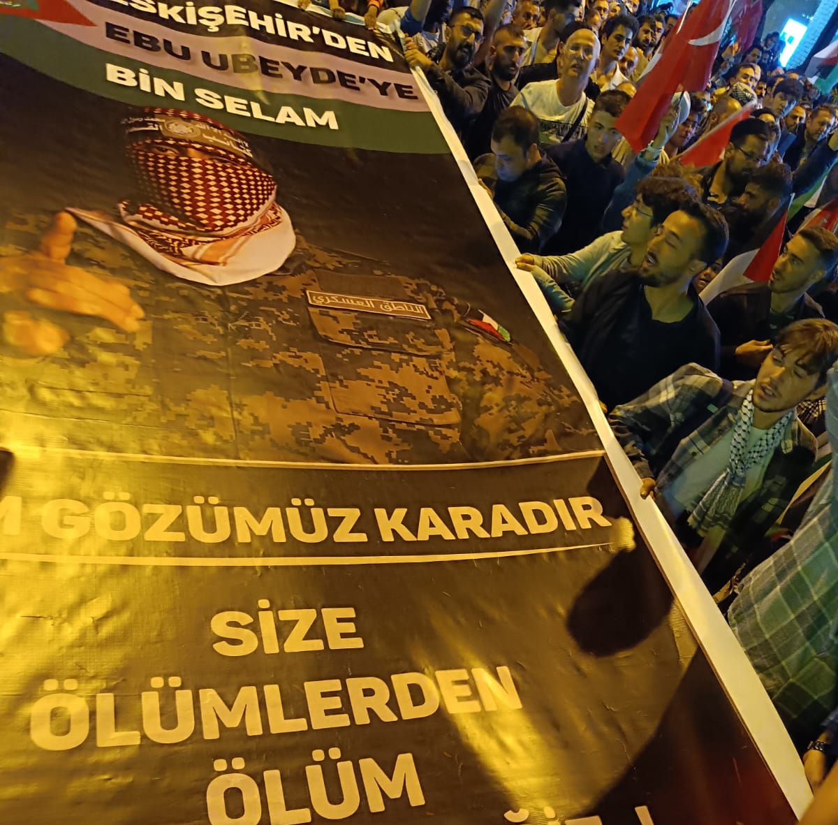 ☝️ Eskişehir uyumuyor... Nehirden denize Özgür Filistin 🇵🇸🇵🇸

Eskişehir'den Hamas'a bin selam
 #RafafOnFıre