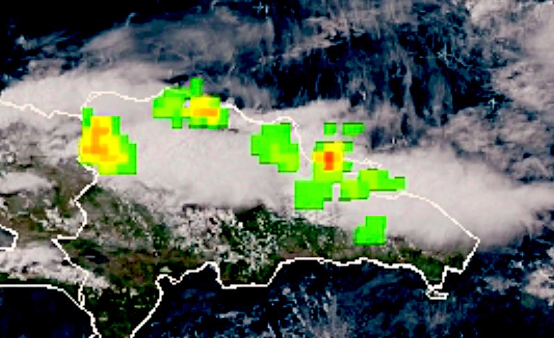 La tarde del miércoles: actividad convectiva generadora de aguaceros con tormentas eléctricas en el litoral norte y noreste de la geografía nacional. Vaguada mantiene incidencia.