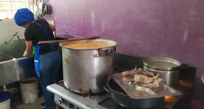 #Mérida| Garantizando la alimentación para los niños y niñas el futuro de la patria, se llevo a cabo supervisión de las BRIAPES en el Jardín de Infancia "Tibisay Moreno" ubicada en la parroquia Matriz del mpio Campo Elias.
#UnidosDeCorazón