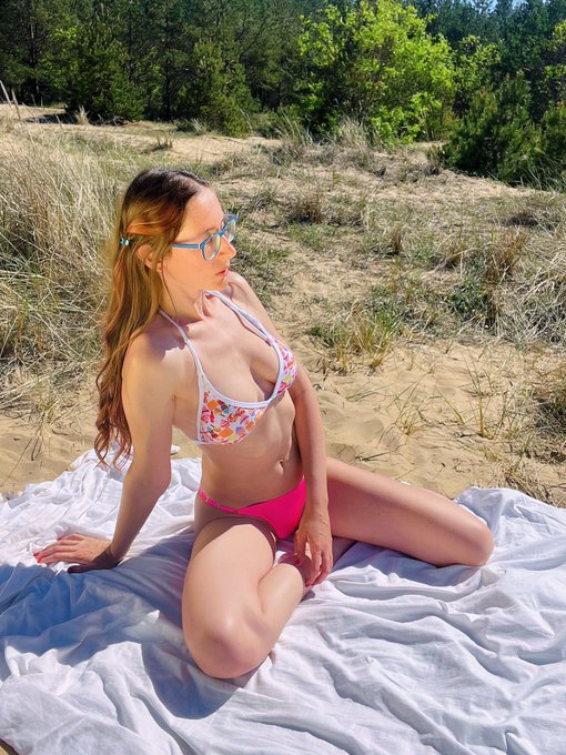 swim oitfit check 😝 https://t.co/rHZkc2WODp