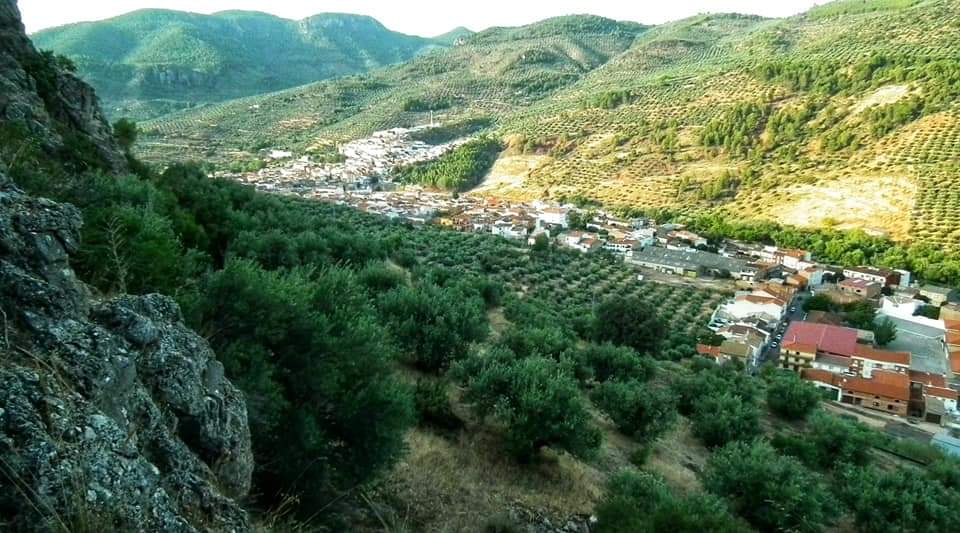 PUEBLOS DE JAÉN 
Una vista de la Puerta de Segura.