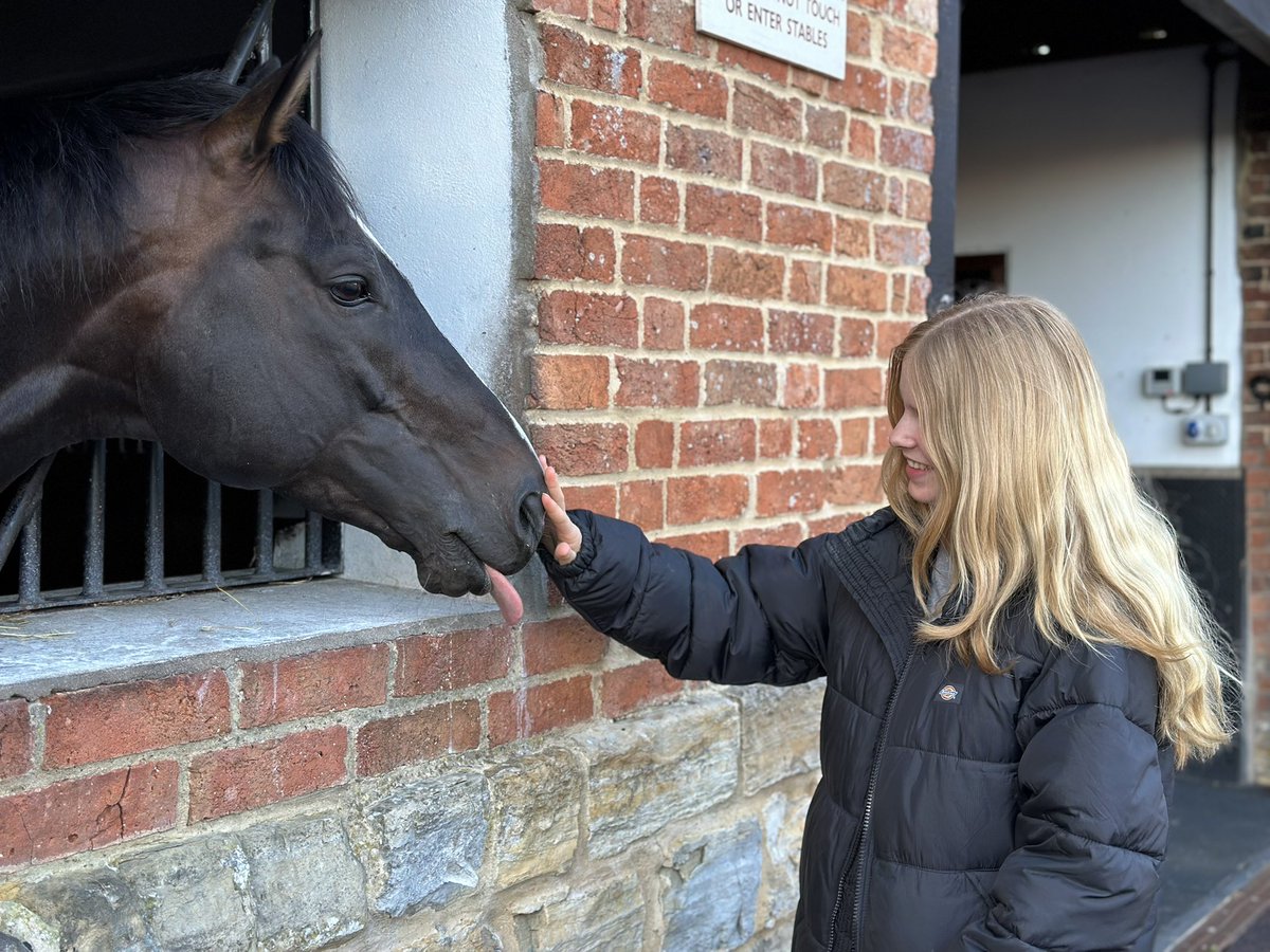 Kameko celebrating his first winner this evening @tweenhills 🥰👏👏👏👏