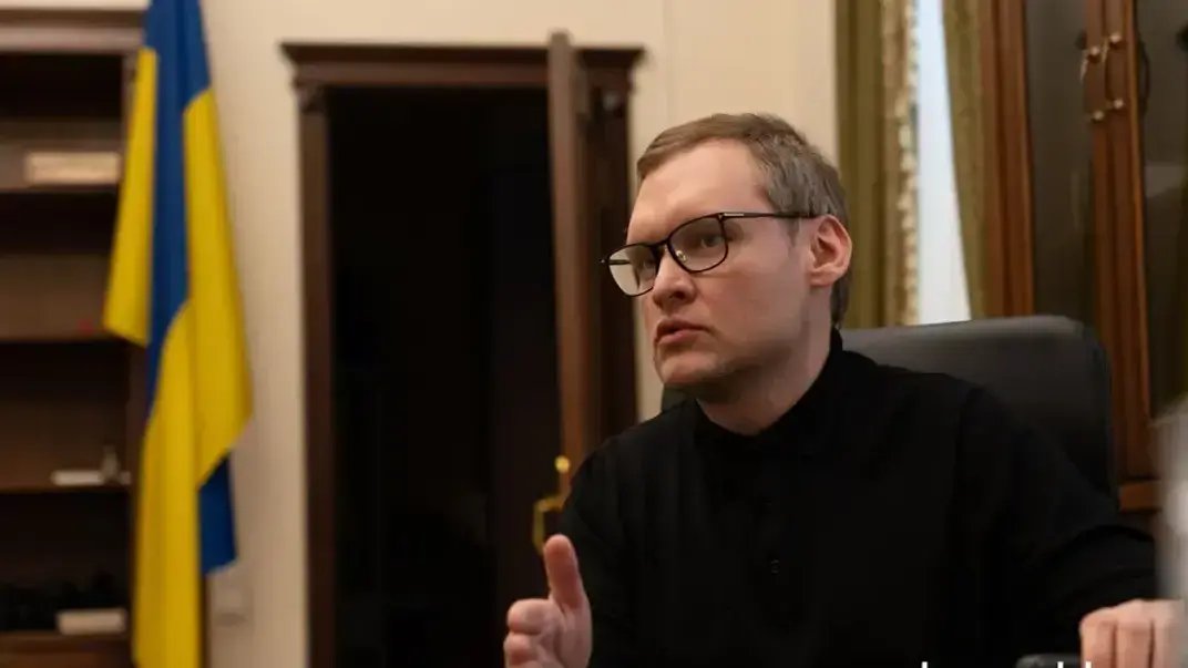 The former deputy head of the Presidential Office, Andriy Smirnov, who is suspected of illegal enrichment of UAH 15.7 million ($387,353), has posted bail in the amount of UAH 10 million ($246,721), the High Anti-Corruption Court confirmed in a comment to hromadske.