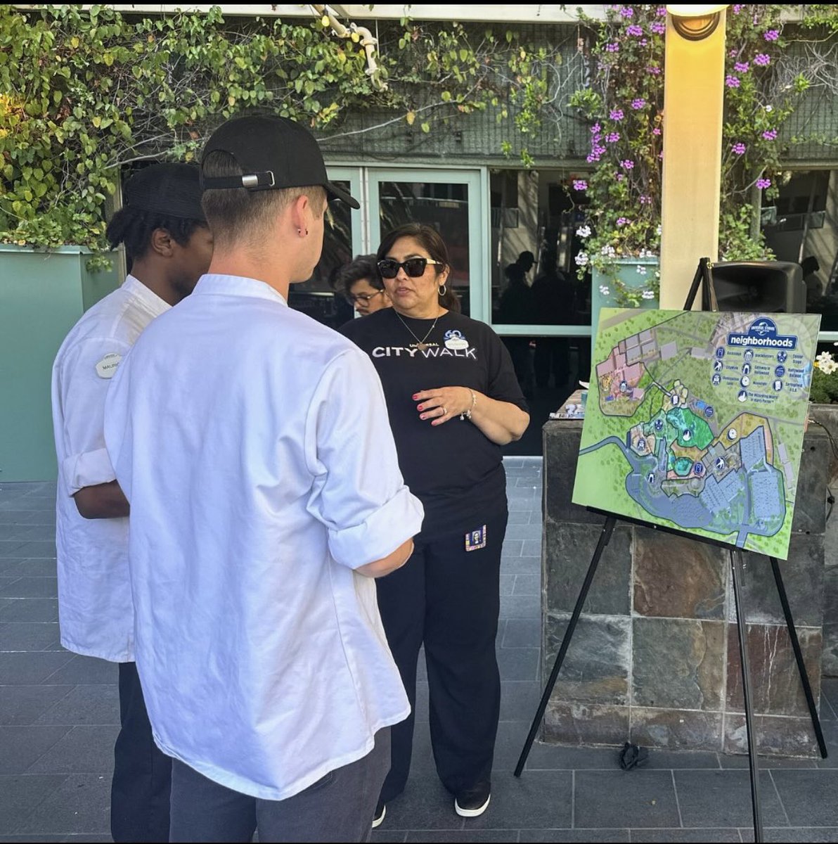 It’s neighborhood week @UniStudios! TM’s briefing locals on future plans for the park 🎢