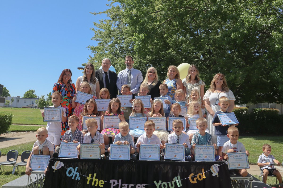 GCC_Charters's tweet photo. Congratulations to the COA Elementary TK and 5th Grade Classes of 2024 on your promotions! We're so proud of all you've achieved and we can't wait to see what you'll accomplish in kindergarten and sixth grade!
#GCC_Charters #GCCLevelUp #ElevateOurImpact https://t.co/qjeG2UGmgG