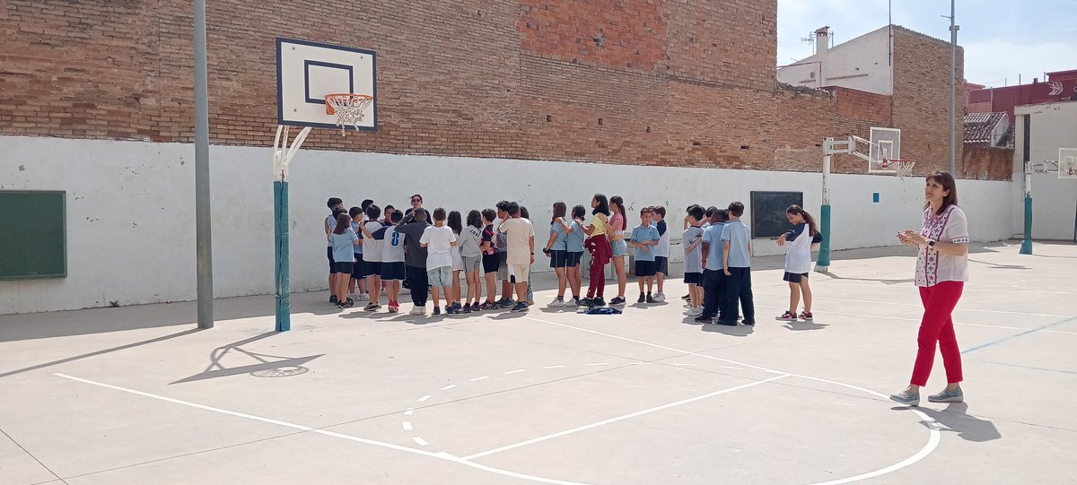 🇬🇧English day a les escoles de #rubicity.
Infants de 5è  de <a href="/AmpaScholaRubi/">@AmpaSchola</a>
<a href="/EscolaMontse/">Escola Mare de Déu de Montserrat</a> i <a href="/PauCasals_Rubi/">Comunitat educativa Pau Casals</a> comparteixen activitats per millorar la seva competència en llengua anglesa.
Bona feina Maria💐
<a href="/aliancesmagnet/">Aliances Magnet</a> <a href="/SEVOCIII/">SE VOCIII</a> <a href="/AjRubi/">Ajuntament de Rubí</a> <a href="/totrubi/">TOT Rubí</a>