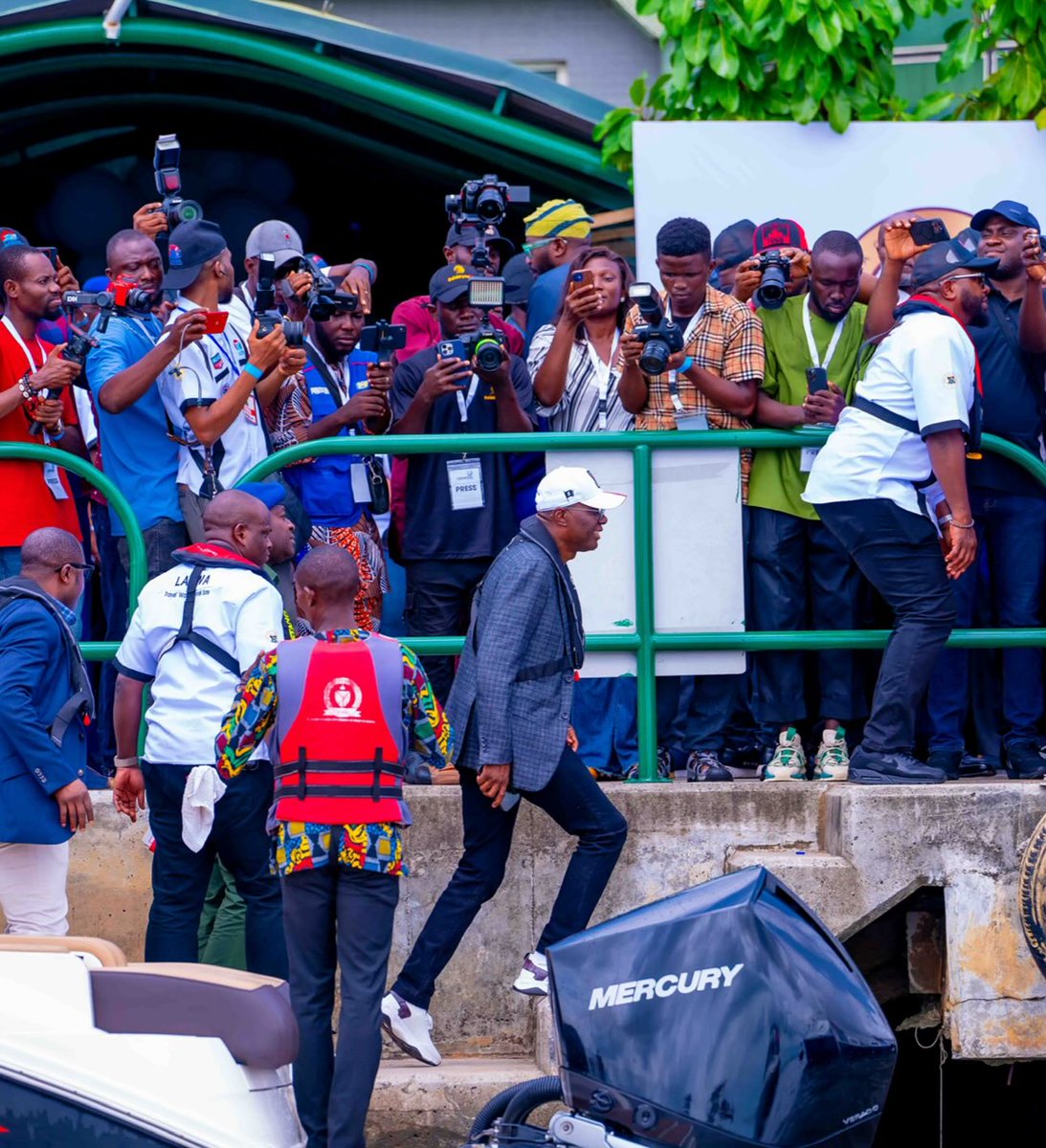 If you do well, you’ll walk tall among your peers. Every step he takes confirms he is truly the best in his class. A man of excellence — the ultimate star boy. @jidesanwoolu 🔥👌🏽