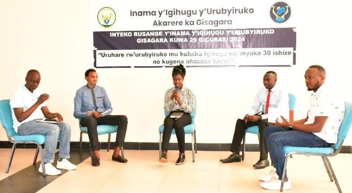 Panel discussion,  'Urubyiruko rwahanga gute umurimo binyuze mu mahirwe yabashyiriwe' yatanzwe na #BDF Coordinator, BDEU, Young entrepreneur na Yego canter Coordinator @JRutaburingoga