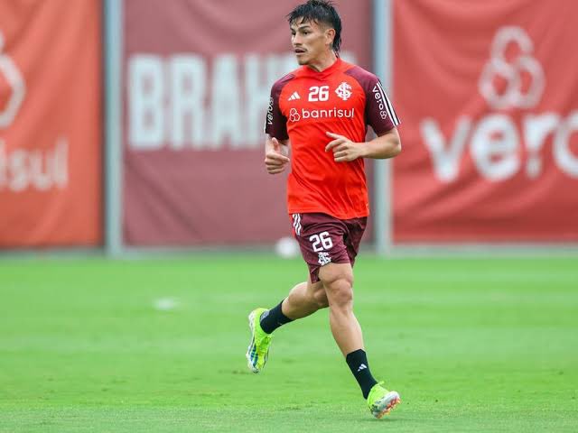 AS PRECES FORAM OUVIDAS! 🙏🏼

 Bernabei irá ser titular diante do Cuiabá pelo Brasileirão. Renê, finalmente pagando pelos seus erros! 

📸 Ricardo Duarte