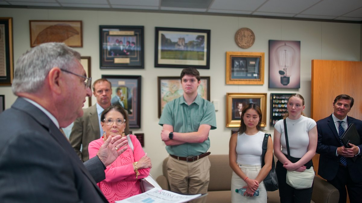 UNCPharmacy's tweet image. Today, #UNCPharmacy students and faculty visited the N.C. Legislative Building! They met with state legislators and spoke to them about issues facing health care and pharmacy.