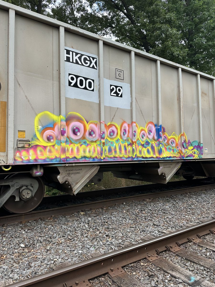 rykeise's tweet image. had to run,
legs cut up,
kinda worth it tho