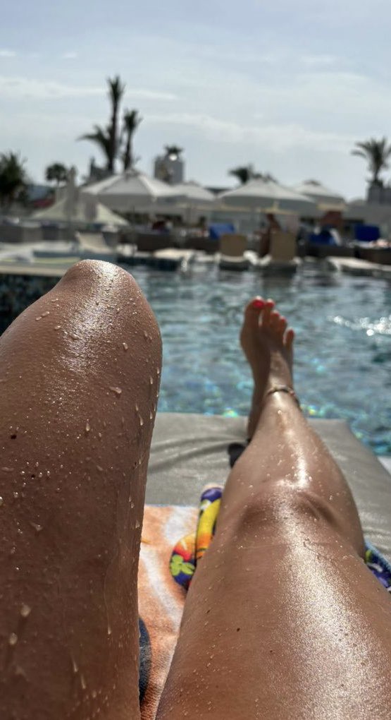 BHousew1fe's tweet photo. So what if my husband hasn’t touched me in months, I can think of 1 or 2 who might cover me in cum?

https://t.co/v0UpEGClZi https://t.co/MBaLf7ezGs