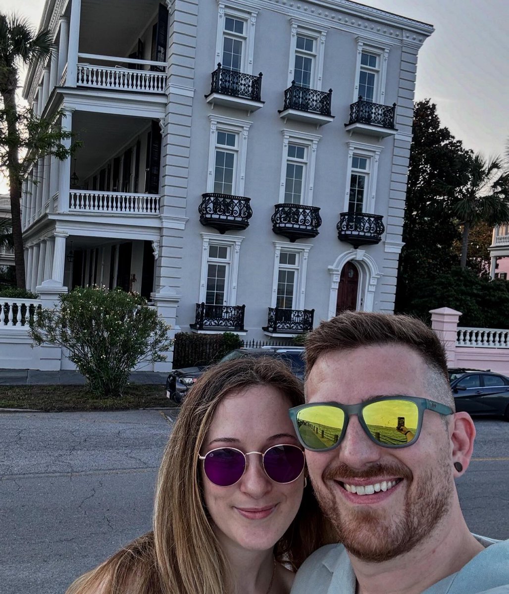 MichaelGiovang1's tweet photo. Short trip to Charleston SC ๐๐ด
Got away for a quick two day vaca to Charleston. Got to see some famous spots like The Battery, Rainbow Row and Angel Oak Tree.
Got She Crab Soup, which is basically like a crab chowder and a Canoli Cake.
#charlestonsc #minivaca #memorialday https://t.co/w40onUy1Lo