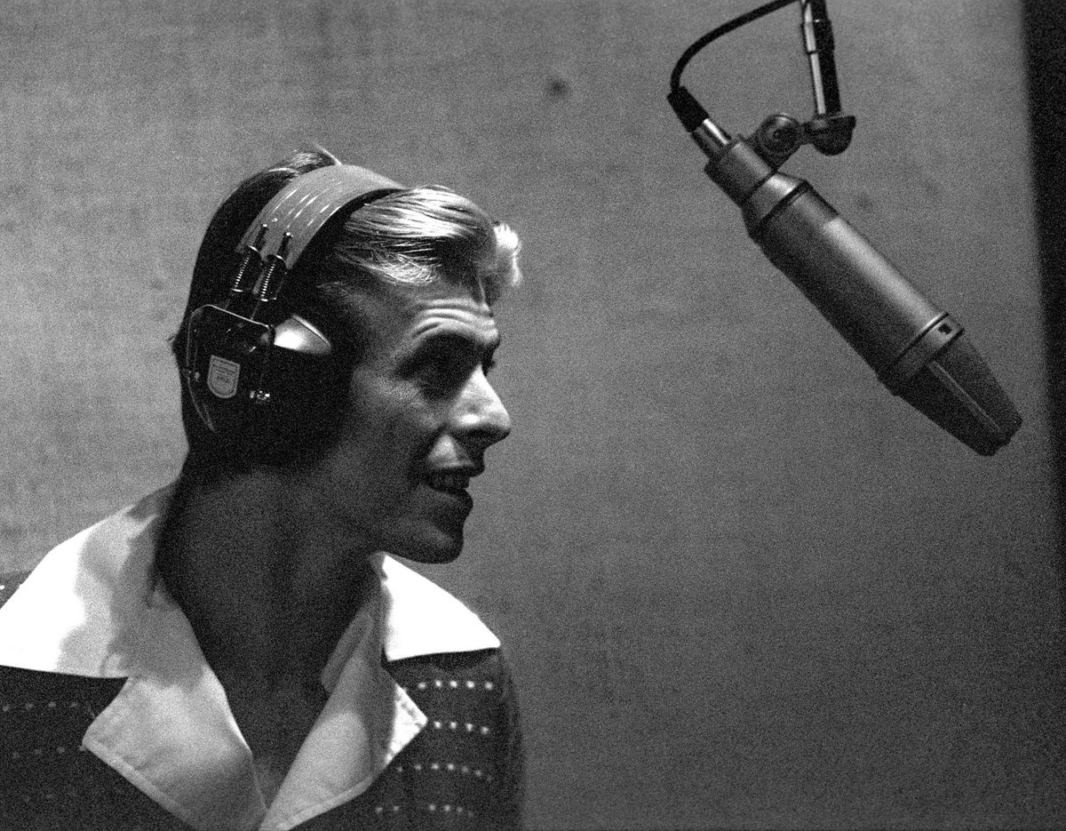 David Bowie, Cherokee Studios, Hollywood, USA, 1975, by Geoff Maccormack.

geoffmaccormack.com