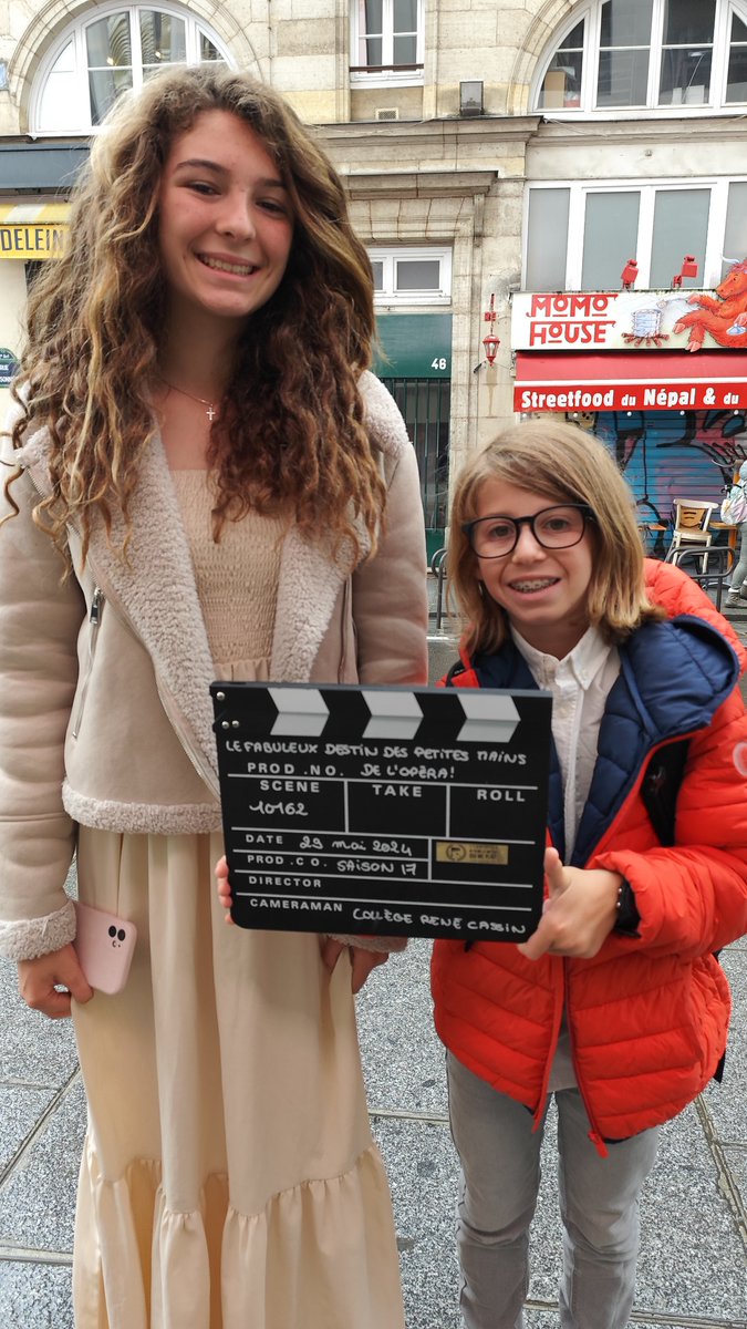 Belle récompense aujourd'hui à Paris pour nos élèves de l'option cinéma qui ont reçu le clap d'or du concours "Je filme le métier qui me plaît" sur 1200 participants !🥳🥳🥳