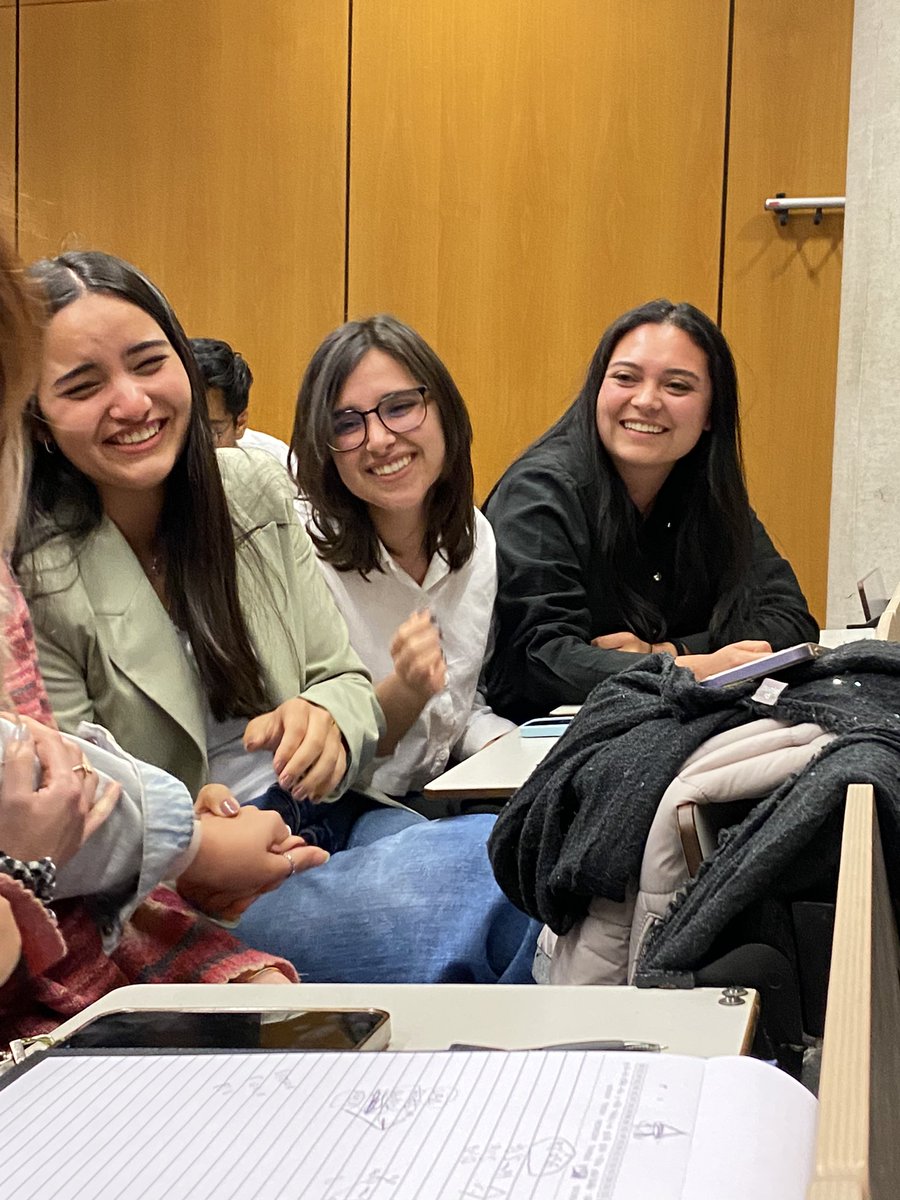 10 años después el equipo de <a href="/derecho_uca/">Derecho UCA</a> se ha clasificado para la final de la XI Edición (2023-2024) del Concurso CPI de Simulación Judicial ante la Corte Penal Internacional. Nuestras estudiantes lo merecen. Han hecho un gran trabajo. Nos vemos el viernes en la CPI.