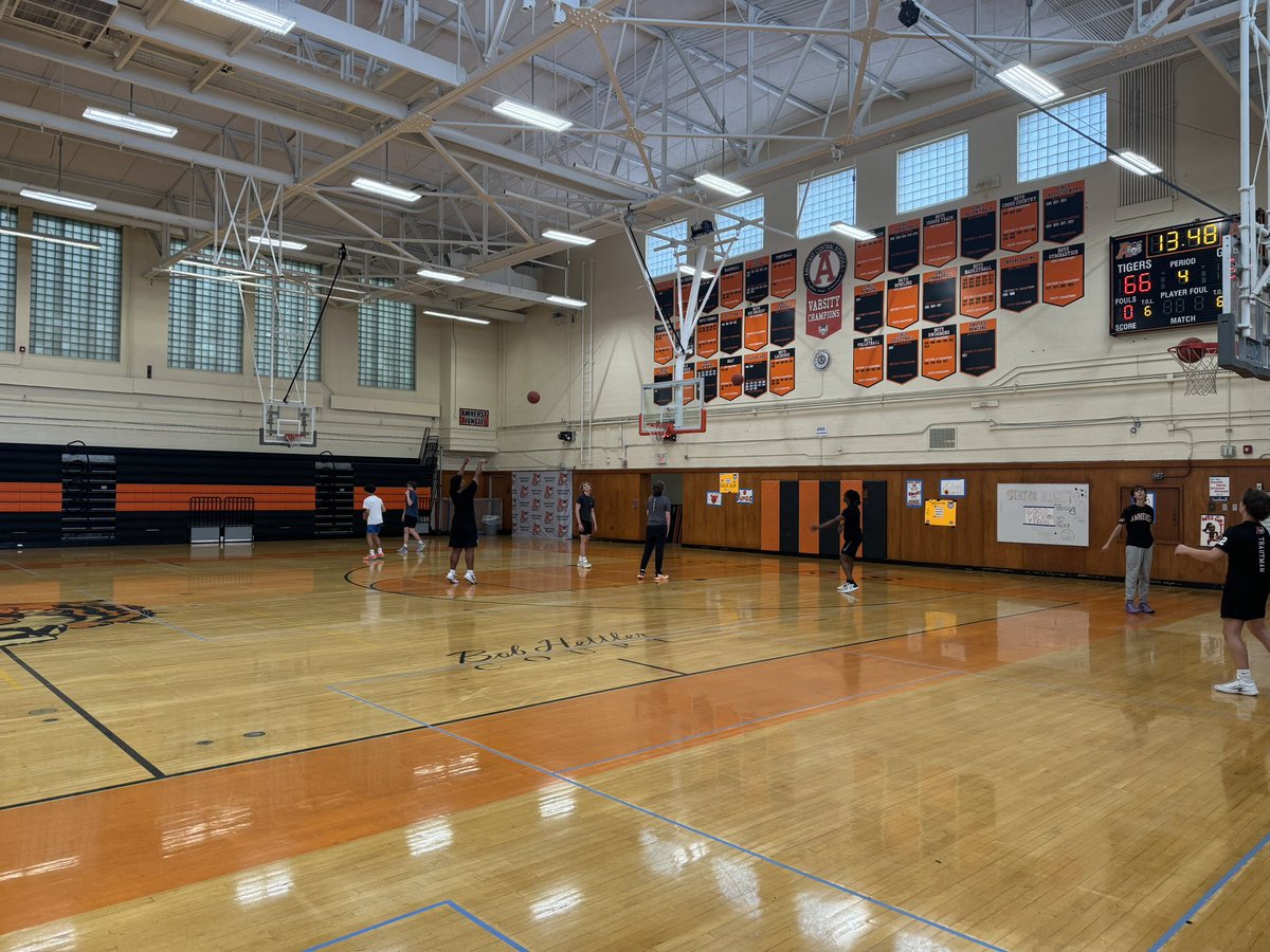 ACHSTigersBball's tweet photo. Offseason Spring Week 6
Middle School - High School Tigers
#Brotherhood
#TigerAmbush
#Family
#SometimesUSometimesMeAlwaysUs
#We>Me
#TeamBall
#Attitude
#Culture
#No1WorksHarder
@AmherstTigers1 https://t.co/DRCXE72HRX
