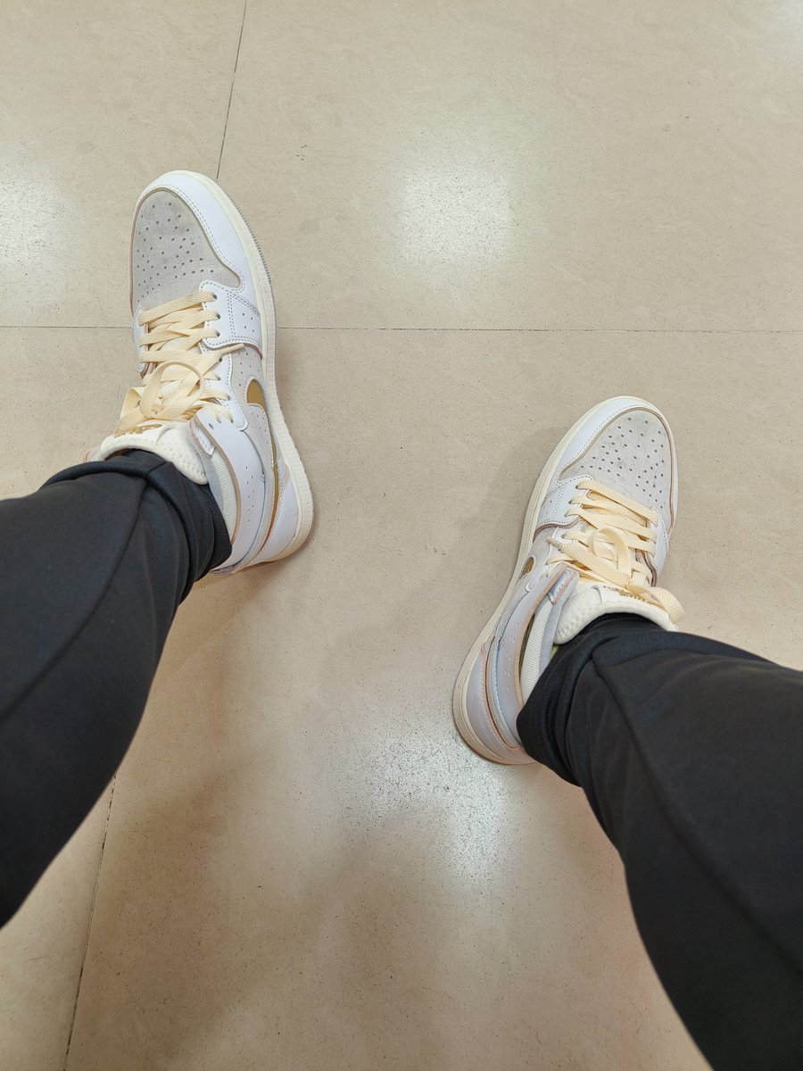 MasterDev8's tweet photo. Make your looser tongue useful for cleaning my sneakers. Real sessions available in Bengaluru 
#footworshi̇p #malefeet #findomcash #feetmans #feetsession #feetworshi̇p #feetography #Feet #FOOTFETİSH #foot #master #bdsmِ #bangalorefeet https://t.co/3bQeEQiuuF