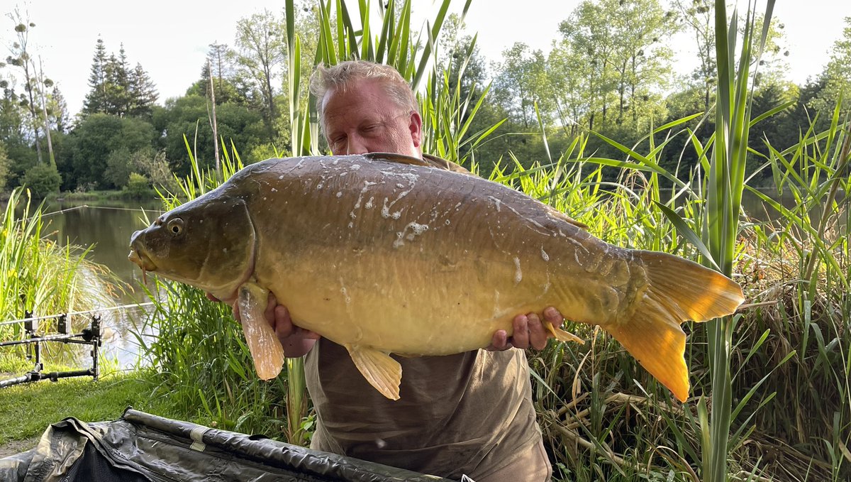 So far it’s been a very wet week here at St Leonard’s carp lakes in France 🇫🇷 but have still managed to get a few #carpfishing <a href="/hogg_dawn/">Dawn Hogg 🎣🎣</a>