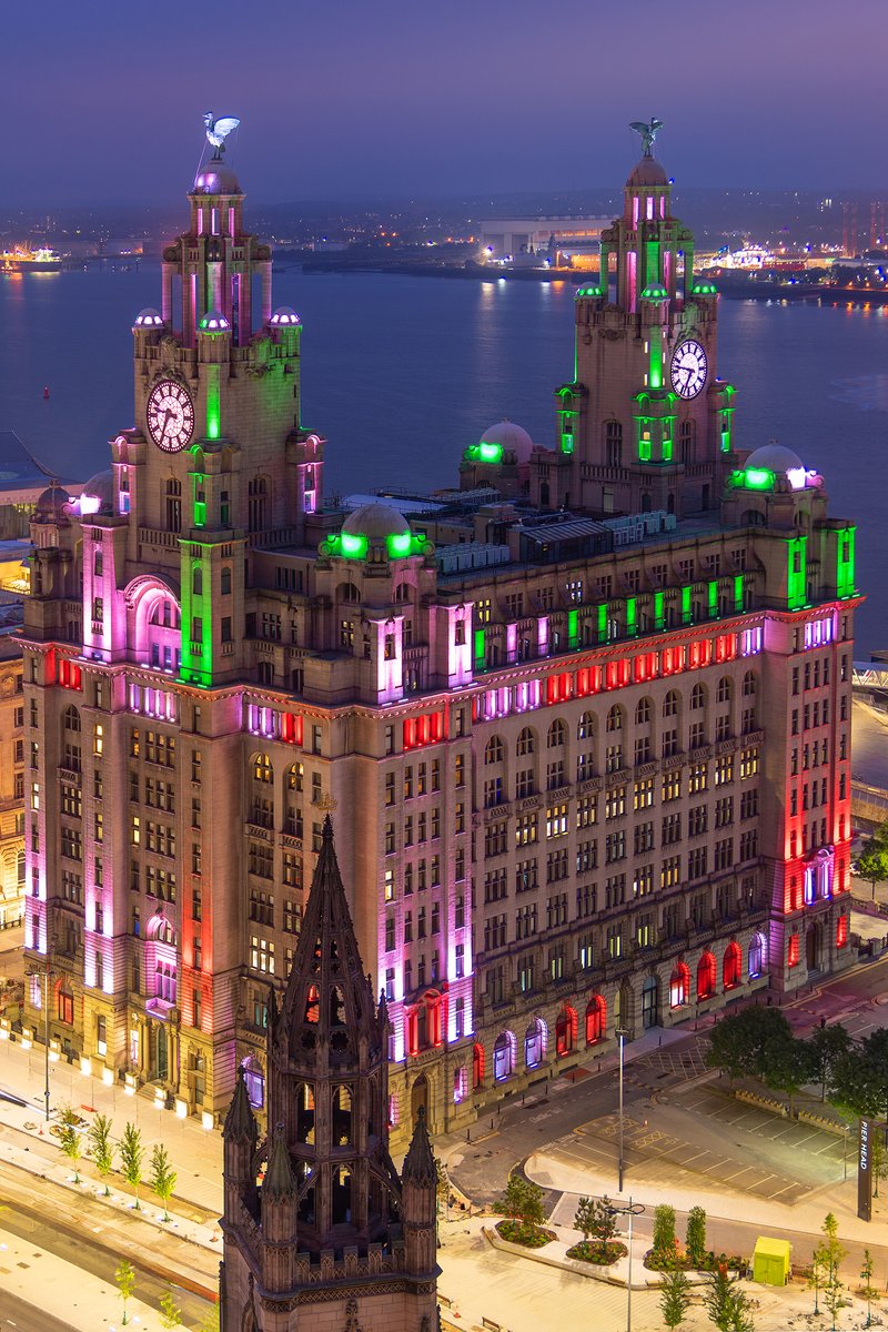 Technicolor Liverpool😍 Goodnight folks