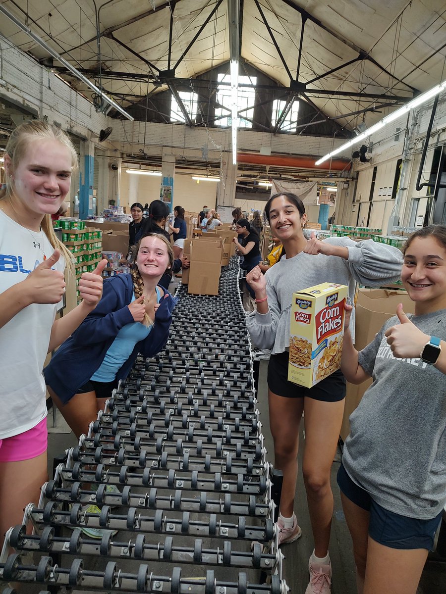 EAMayTerm's tweet photo. "No time is better spent than in service to others." The Now That Chapel is Over group had another successful day of packing boxes at @sharefoodphilly! #EAMayTerm https://t.co/fceSnqI302