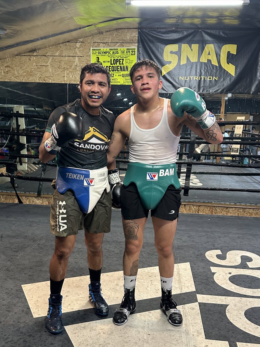 👀👀👀👀

GOAT vs GOAT in sparring. 

Can’t wait for 6/29‼️

See yall in Phoenix‼️✈️✈️

#BOXINGnBBQ 
#Boxing
#EstradaRodriguez