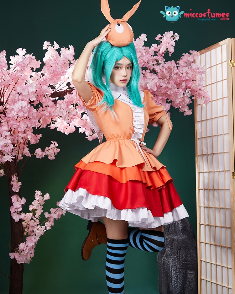 'Yay, peace peace.' A need for #ononoki fans! 🛒ow.ly/QFMQ50RTHKw 📦Included top, skirt, a pair of socks and headpiece doll! #miccostumes #monogatari #Bakemonogatari #ononokiyotsugi