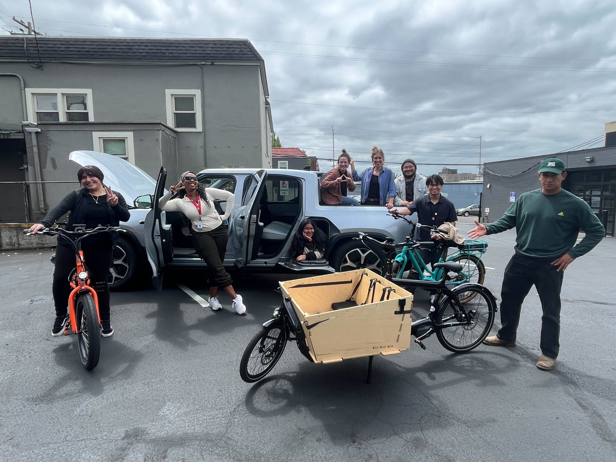 Just hosted an e-bike workshop for AmeriCorps Volunteers with @MFSpdx! 

Participants learned e-bike basics, safety, infrastructure & more. Everyone got to try out an e-bike - an exciting first for almost all. Education like this helps make e-bikes accessible to new communities.