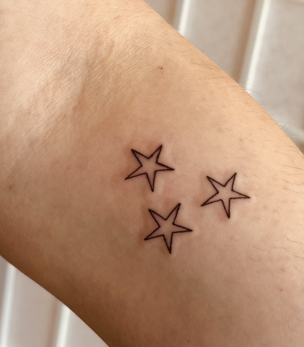 Today’s additions… 🌼⭐️ #tattoo