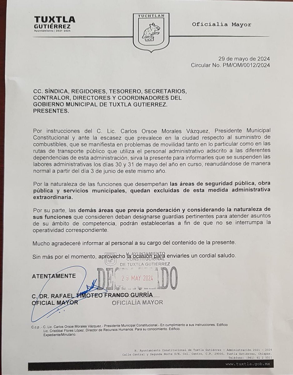 Ante la crisis en abasto de #Gasolina en #Chiapas. El ayuntamiento de #TuxtlaGutiérrez @TuxtlaCapital se queda sin combustible para la operatividad de las áreas municipales de servicio y #SeguridadPública. Cumple @cnte_7 #CNTE siete días de bloqueo al centro de abasto de @Pemex