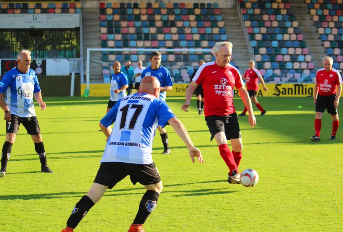 El Plentzia se ha proclamado campeón de la primera Copa de Walking Football, tras ganar al Lagunak en la final por 4-0, y completa así el doblete. Tercera plaza es para el Ibarreko tras ganar 3-1 al Asparbi. Ha entregado el trofeo el Vicepresidente federativo, José Ángel Labrador