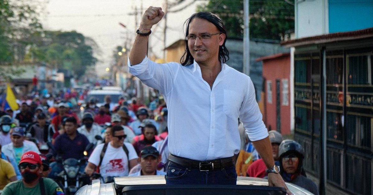 ChiguireBipolar's tweet photo. Chavismo disfraza a Arreaza como María Corina para que la gente vaya a sus marchas https://t.co/pkJux7oRvQ https://t.co/ojbjn8N9Fn