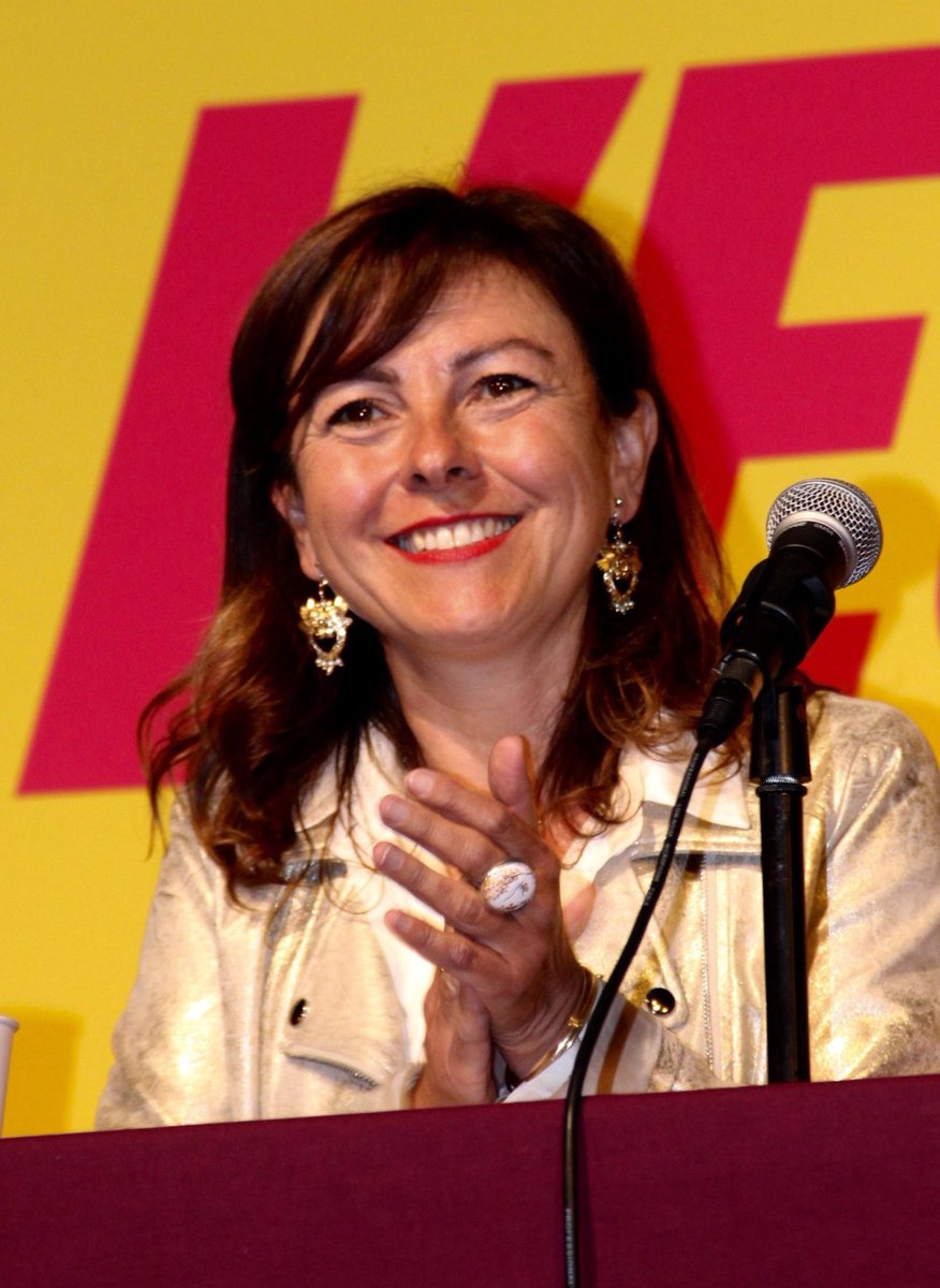 CaroleDelga's tweet image. Avec @rglucks1, nous allons #RéveillerlEurope le #9juin car nous sommes la liste des solutions, la gauche qui parle au nom du collectif, loin de la haine et de l’individualisme. 

Nous sommes la seule alternative crédible au duo mortifère du macronisme et de l’extrême-droite.