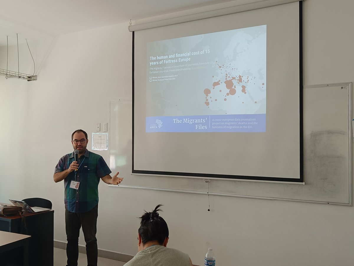 We are hearing about a very cool project from @JacopoOttaviani of @Code4Africa: the migrants' files. If you are interested in hearing about data-driven investigative journalism, join us in room B! #csvconf #commallama