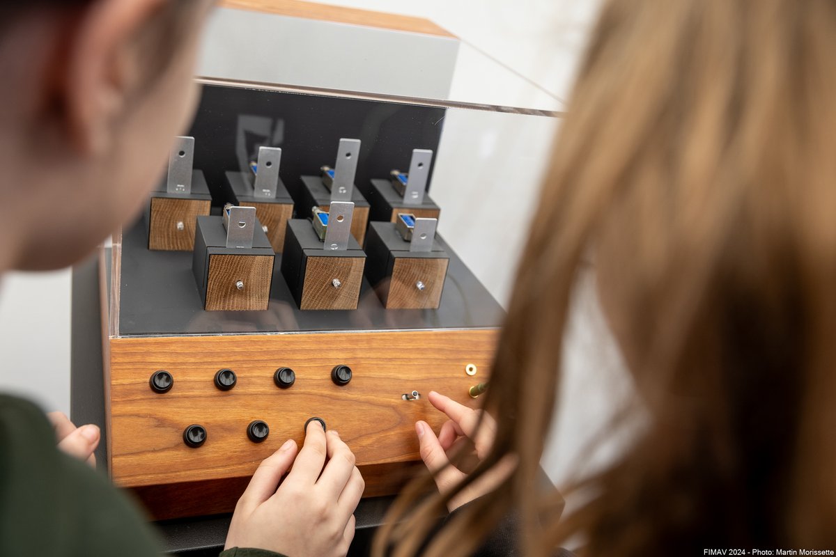 La Fondation TELUS a annoncé qu’elle versera 5 000 $ en dons à notre organisme pour soutenir nos efforts en médiation culturelle déployés dans le cadre du circuit d’installations sonores dans l’espace public.📷MÉNARD / ST-AMAND « Projet 3.0 » (Martin Morissette)
