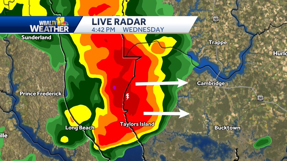 This storm crossing the Bay towards the Lower Eastern Shore has a little rotation. Could be a waterspout in there (not for sure). Heavy rain and strong winds going into Dorchester County. #MdWx