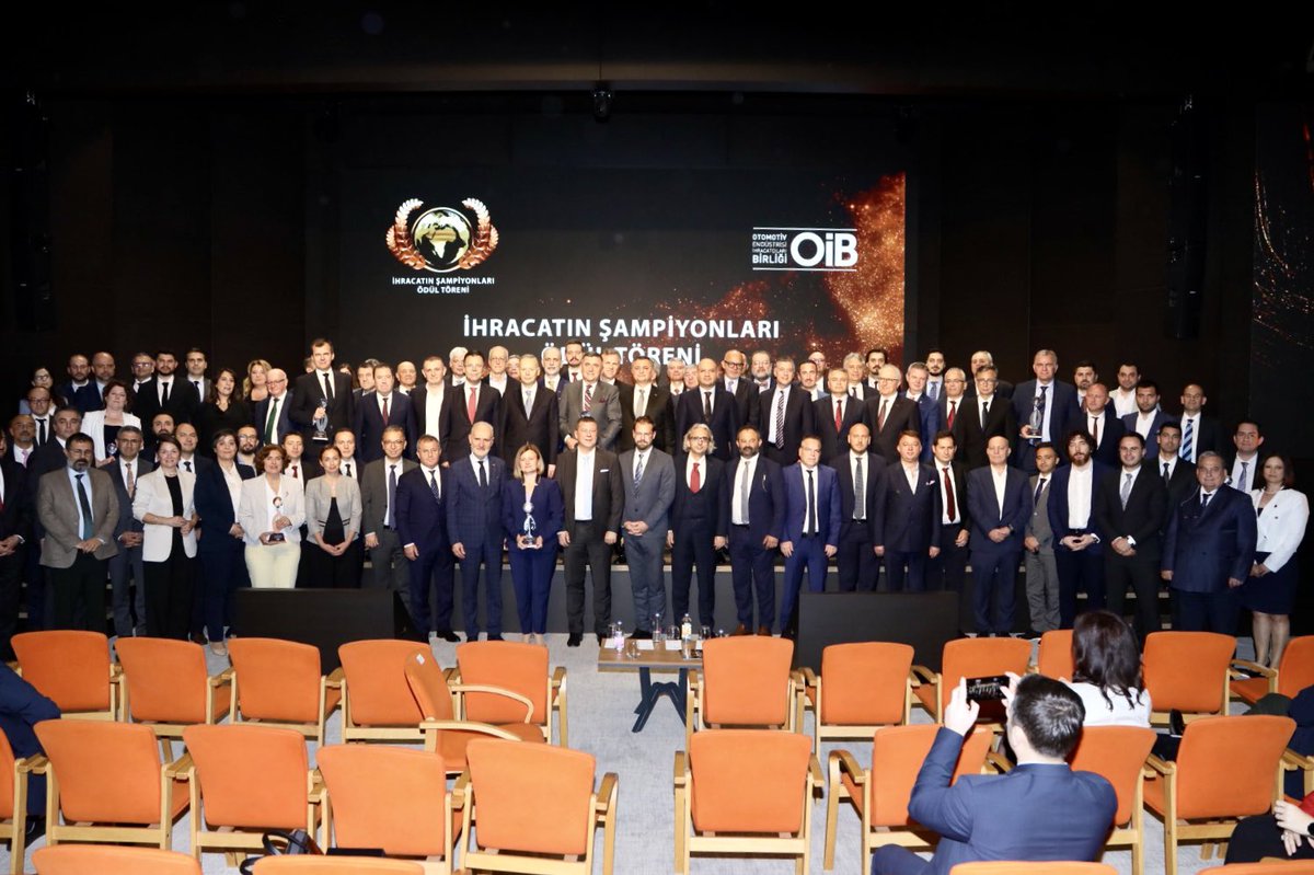 Bakan Yardımcımız Sayın Ö. Volkan Ağar, 29 Mayıs 2024 tarihinde İstanbul’da düzenlenen 2023 yılı Otomotiv Endüstrisi İhracatçıları Birliği İhracatın Şampiyonları Ödül Törenine katılarak açılış konuşması gerçekleştirdi. Otomotiv ana sanayi ihracatımız, 2023 yılında 19,4 milyar