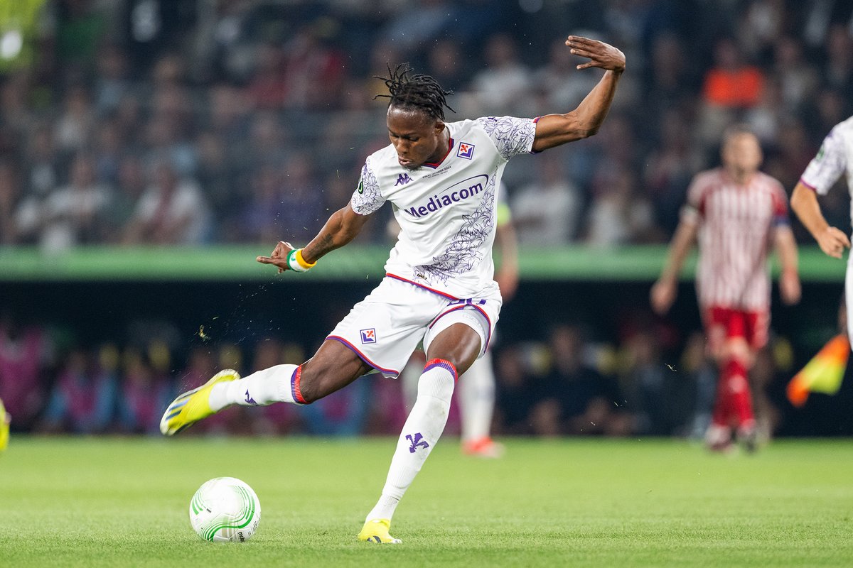 Two quick ones from the UFEA Conference League final 2024 in Athens. We have our staff photographer Frederikke Jensen on the match.

#UECLFINAL #Football #Fiorentina #Olympiacos #Sportsphotography #OLYFIO #OLYACF
