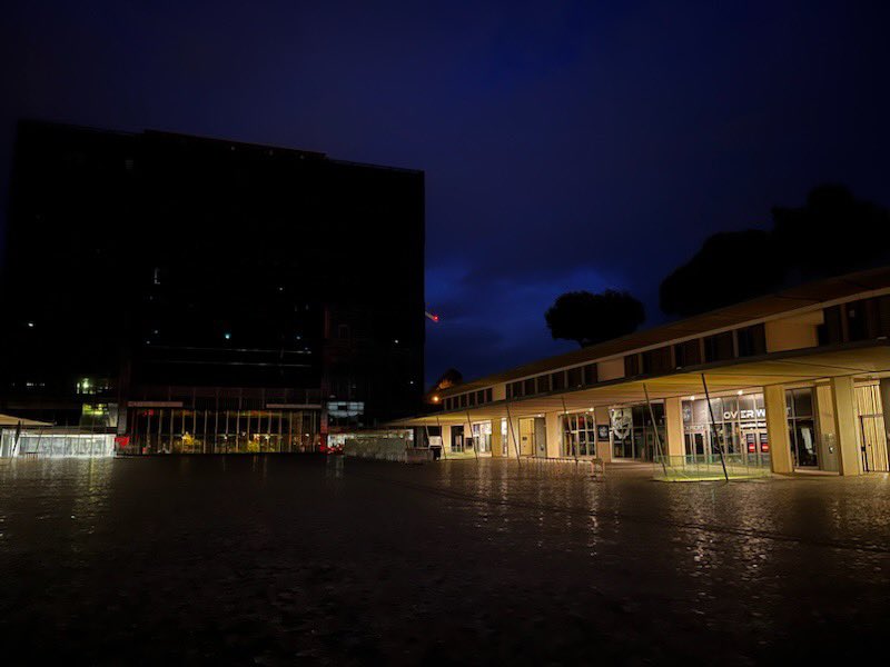 L’hôtel de ville de Montpellier s’est éteint ce soir face à la tragédie de la mort d’enfants, de civils à Rafah. Netanyahou n’assure la sécurité de personne. L’urgence d’un cessez le feu à Gaza s’impose, comme la libération sans conditions des otages israéliens détenus par le