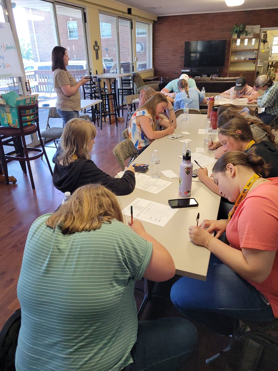 MUExtCassAg's tweet photo. The MU Animal Sciences Youth Leadership is off to a great start this week.  Fourteen students from across Missouri gathered to learn more about Missouri's great livestock industry and the many opportunities available in the animal sciences. https://t.co/rnSWrtvlWy