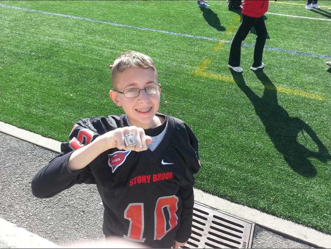 Jeff__Bernstein's tweet photo. 🌊 🐺 🏈 Today we remember the memory of @StonyBrookFB 
LEGEND Joe Feminella 💕
@SeawolvesUnited #As1 
@CoachBCosh @Coach_Priore https://t.co/UU75hWjbZS