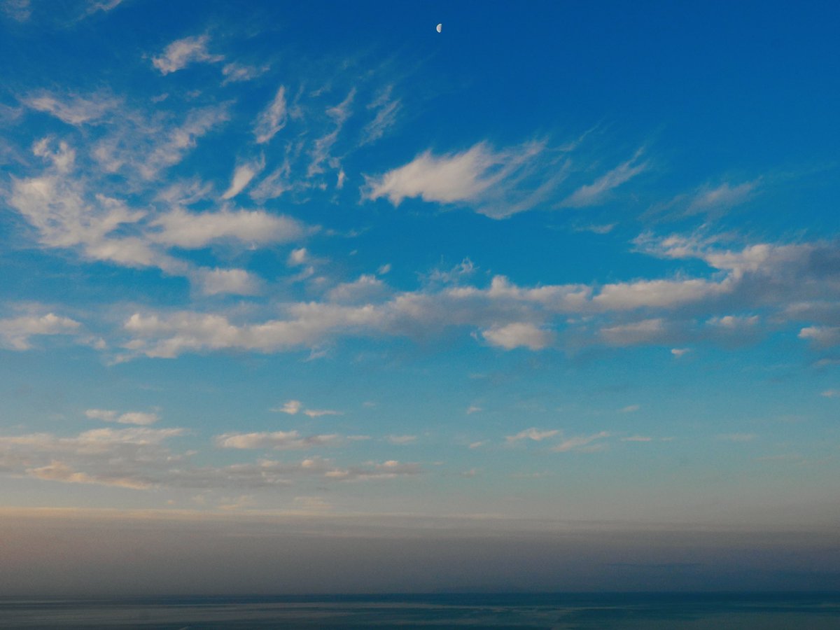 おはようございます
本日の平塚からの朝日
#朝日
#神奈川 
#湘南 
#平塚 
Date:2024.05.30
