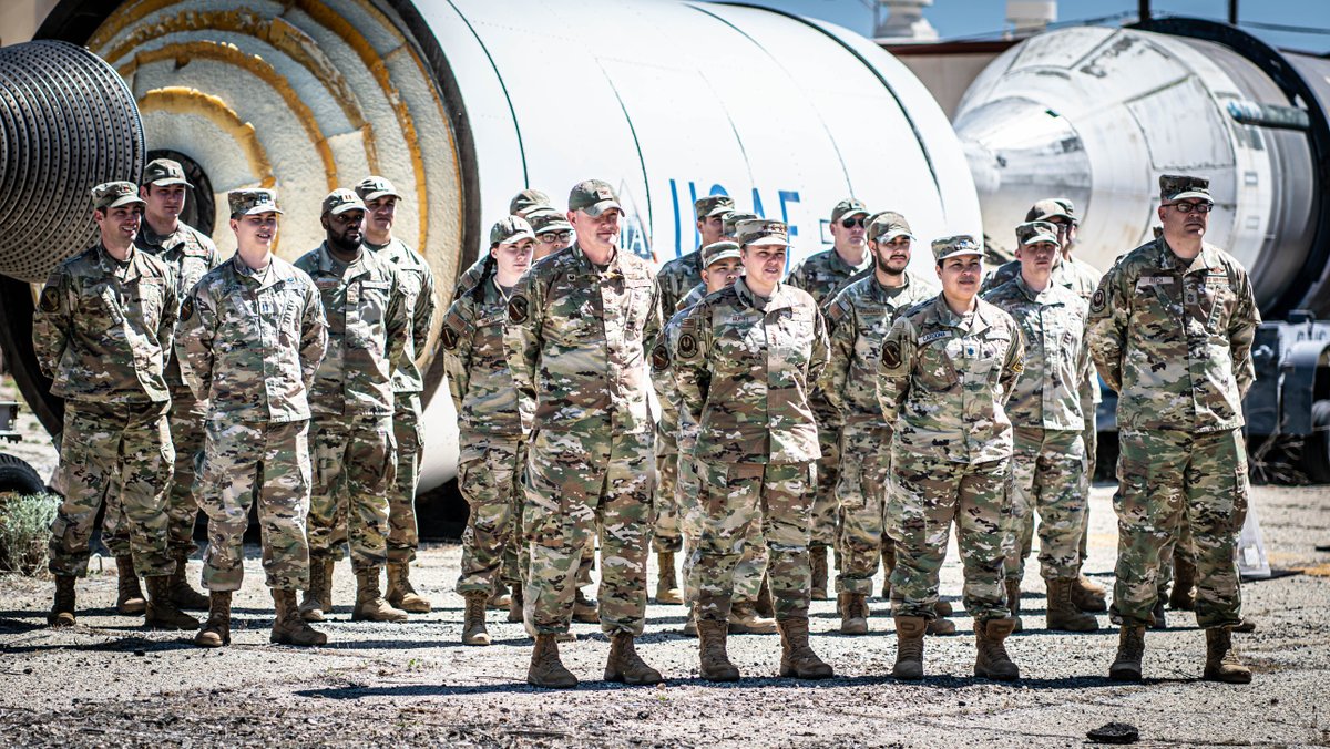 Lt Gen Linda S. Hurry Deputy Commander of AFMC and Chief Master Sgt. James 'Bill' Fitch II ended their tour of the AFRL Rocket Lab at Edwards AFB posing with the military members of the team. #AFResearchLab | #SiteVisit | #USAirForce | #USSpaceForce