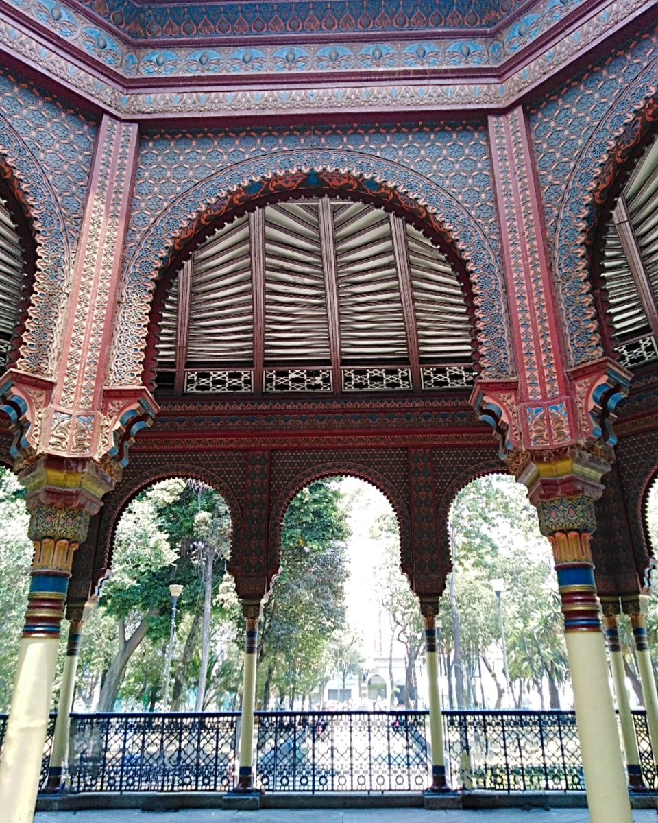 uncafeconchris's tweet image. El Kiosco morisco es un kiosco, pabellón, situado en el centro de la Alameda, en la colonia, una de sus construcciones más características y centro de reunión de la comunidad. 
#uncafeconchris #cdmxparatodos #mexicoparatodos #kioscomorisco #kioscomoriscodesantamarialaribera