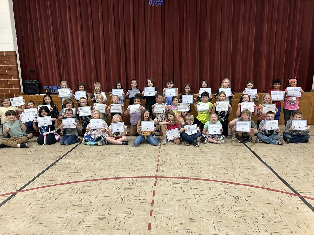 chisholmmn695's tweet image. The Vaughan Steffensrud staff would like to give a big Thank You to the 3rd grade safety patrols. 
 #BluestreakPride💙♥️