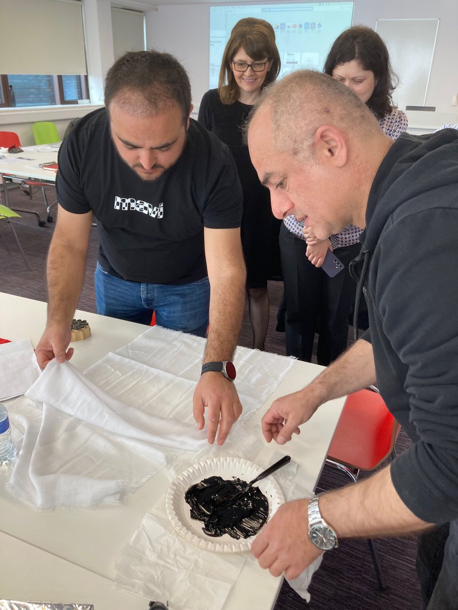 Such a great start to our first in-person #BloomingDigital partner meeting and training event in <a href="/DCU_IoE/">DCU Institute of Education</a>. Türkiye gave a brilliant intro to their country and traditions with some music and a calico printing demonstration 🇹🇷 
<a href="/EUErasmusPlus/">Erasmus+</a> <a href="/Leargas/">Léargas</a> <a href="/DCU_ICIWL/">ICWL</a> @staidanscs