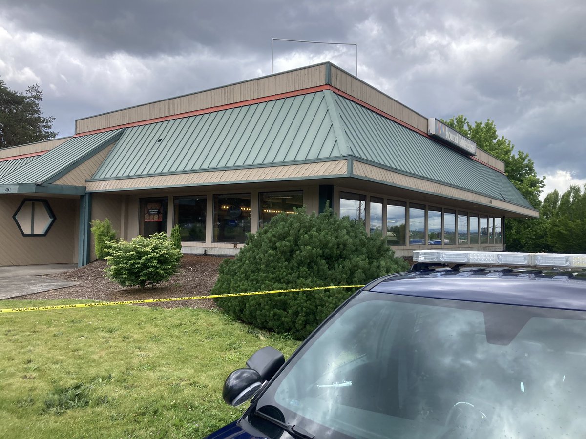 Shooting at Round Table Pizza about twelve bullet holes in the window <a href="/KATUNews/">KATU News</a>