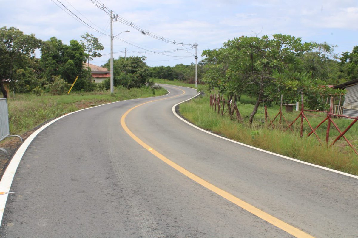 MOPPma's tweet image. ✅ Prometido - Cumplido  | El Pdte . @nitocortizo junto a la VM @LIBRADADEFRIAS inauguraron el proyecto de Estudio, Diseño, Construcción y Financiamiento de la carretera El Llano - Puerto Cartí, cuya inversión es de B/. 24,583,324.10.