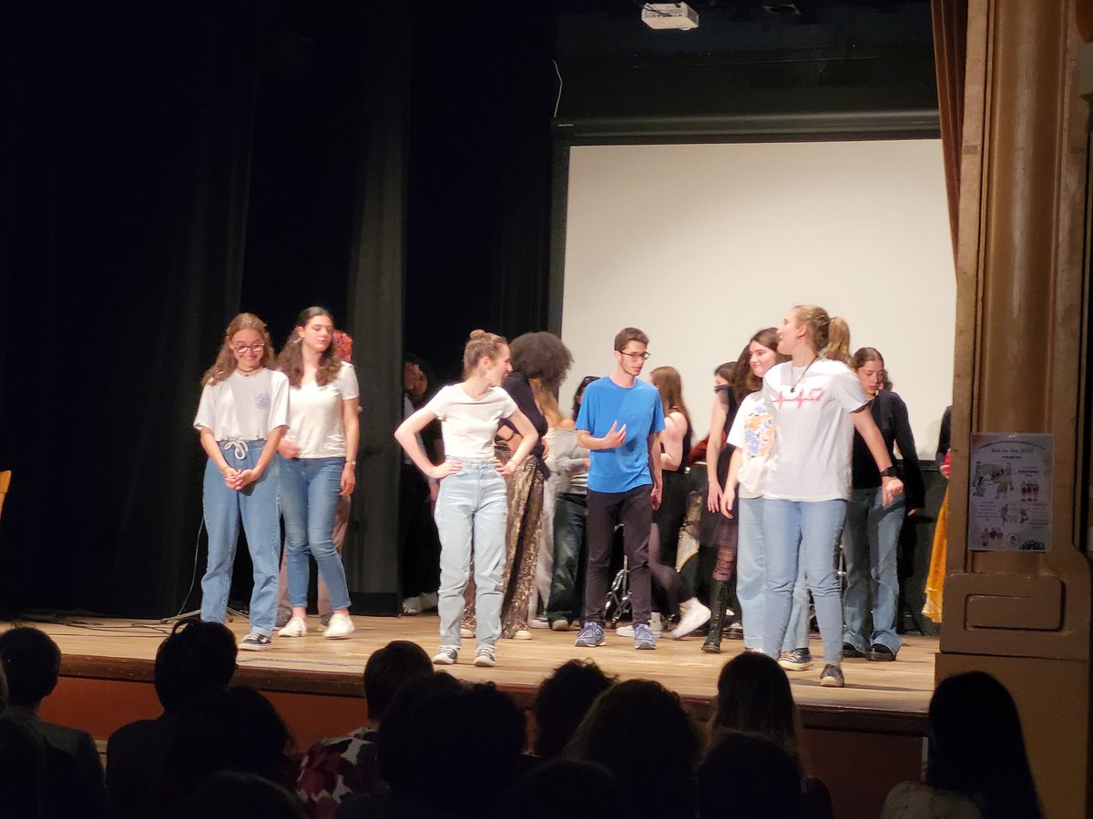 #Solidarité c'est la thématique du Gala des arts du <a href="/GDLT_Metz/">Lycee Georges de la Tour Metz</a> Joie, émotions et bonne humeur étaient au rdv. Merci 🙏aux élèves des #cordées qui ont participé  à ce moment festif🎉.🙏<a href="/LauricellaMeli1/">Lauricella Melissa</a> <a href="/metra_raph/">R Metra</a> <a href="/RLaganier/">Richard Laganier</a> <a href="/EacSeylat/">Corinne Seylat</a> <a href="/AnnePadier/">Anne Padier Savouroux</a> <a href="/HuartJean/">Jean-Marc Huart</a> <a href="/HGC2IME/">Houriah Ghebalou</a> <a href="/AYADPatrick/">AYAD Patrick</a>