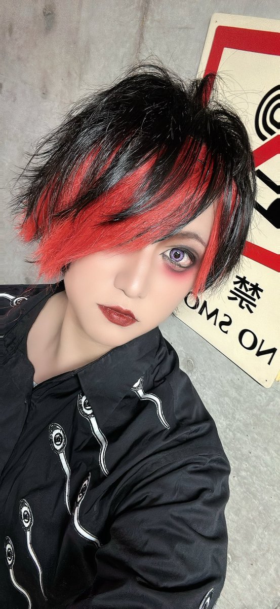 bassman_kazuki's tweet photo. サイエンスありがとう！！
りんりん脱退は悲しいけども、ライブは楽しかったよ！

次は6月3日！
解散ライブ！！
みんな来てね！！ https://t.co/lR1bAmNs9l